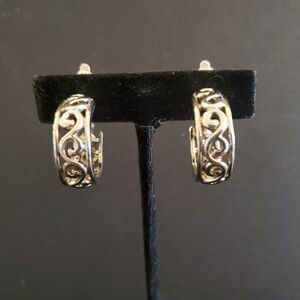 VTG Designer Signed Trifari Beautiful hoop Silvertone Earrings